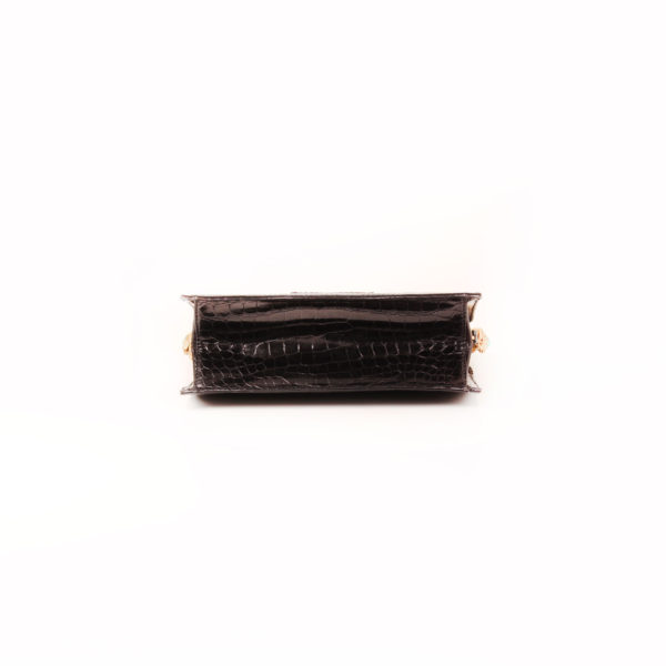 Imagen de la base del bolso valentino croco negro