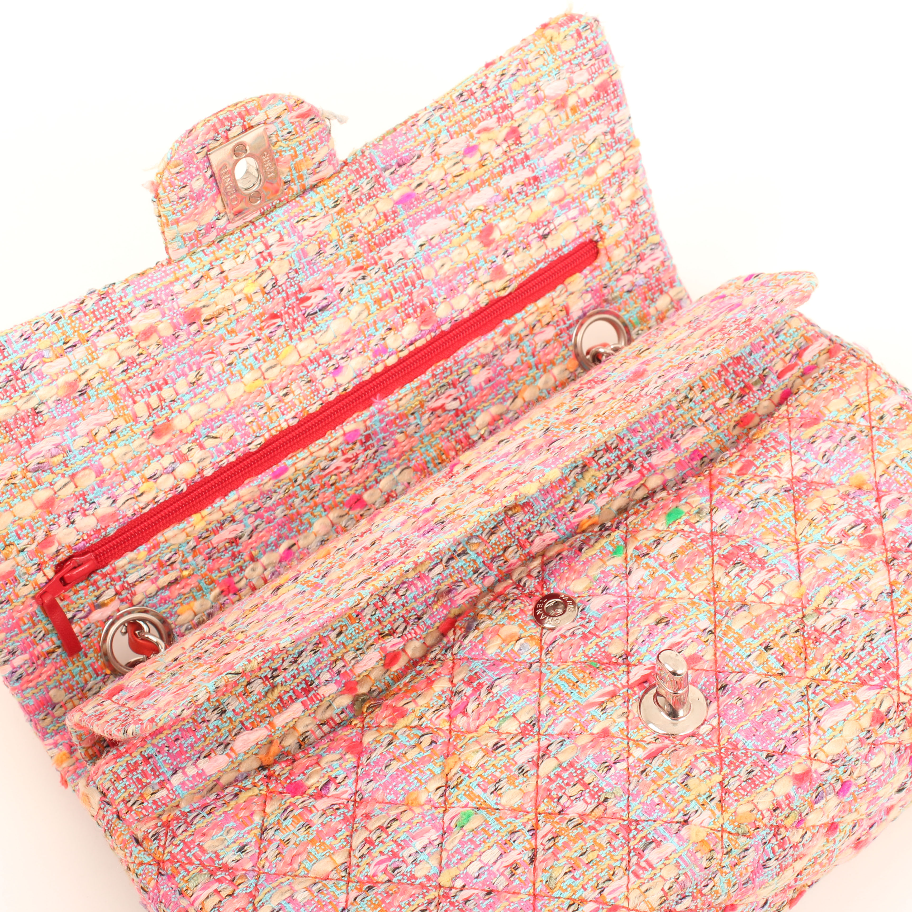 Imagen del bolso chanel timeless double flap en tweed rosa multicolor fluor abierto