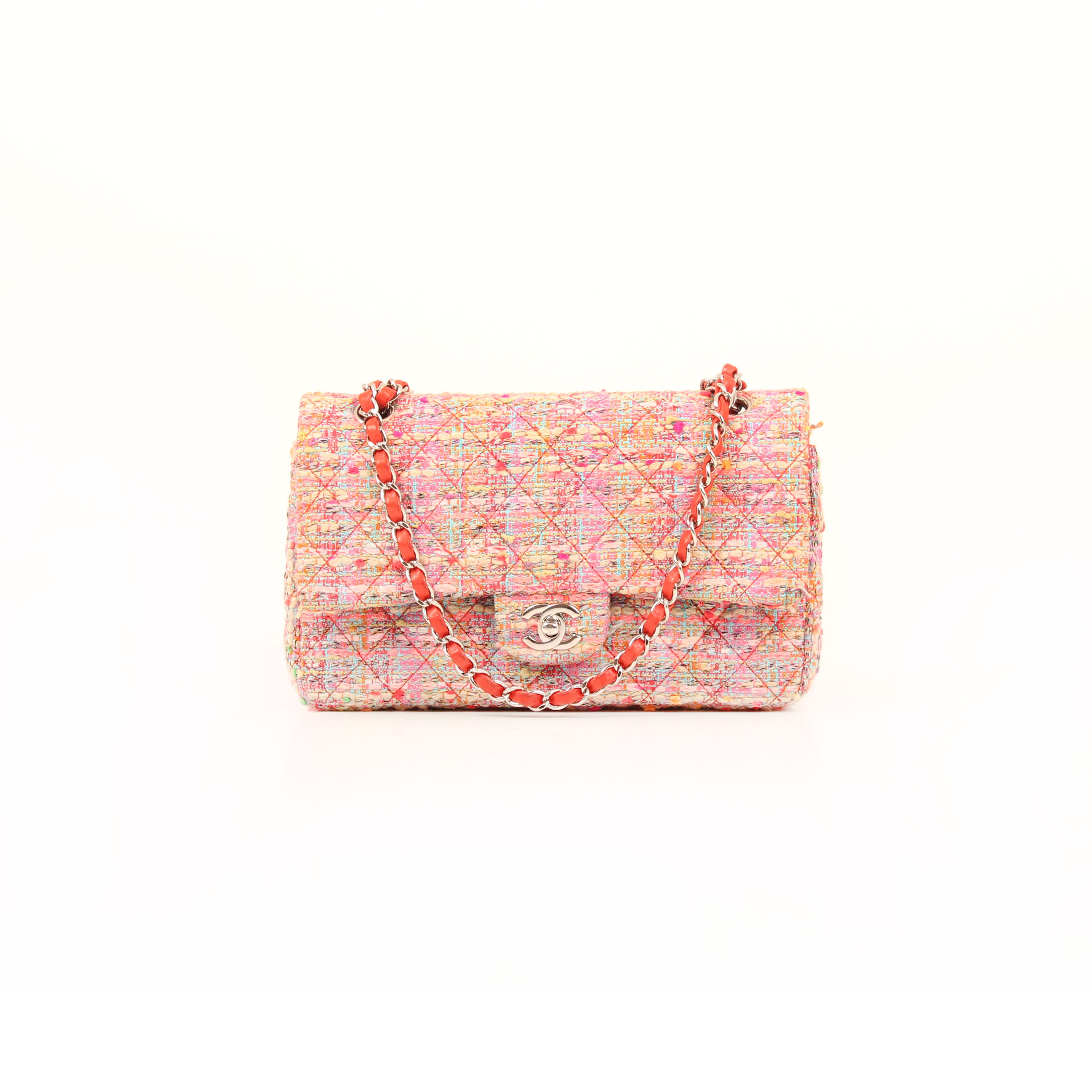Imagen frontal del bolso chanel timeless double flap en tweed rosa multicolor fluor