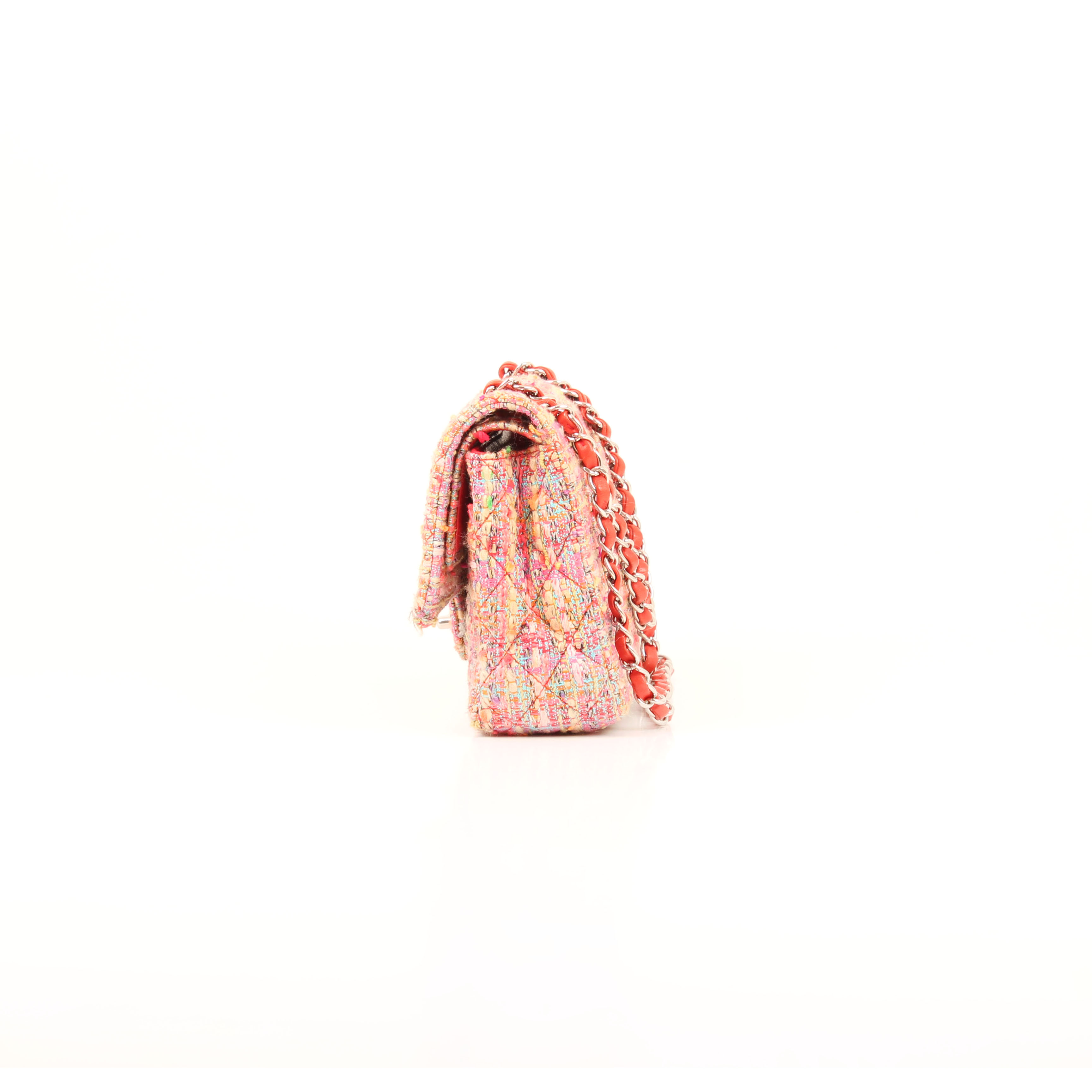 Imagen lateral del bolso chanel timeless double flap en tweed rosa multicolor fluor