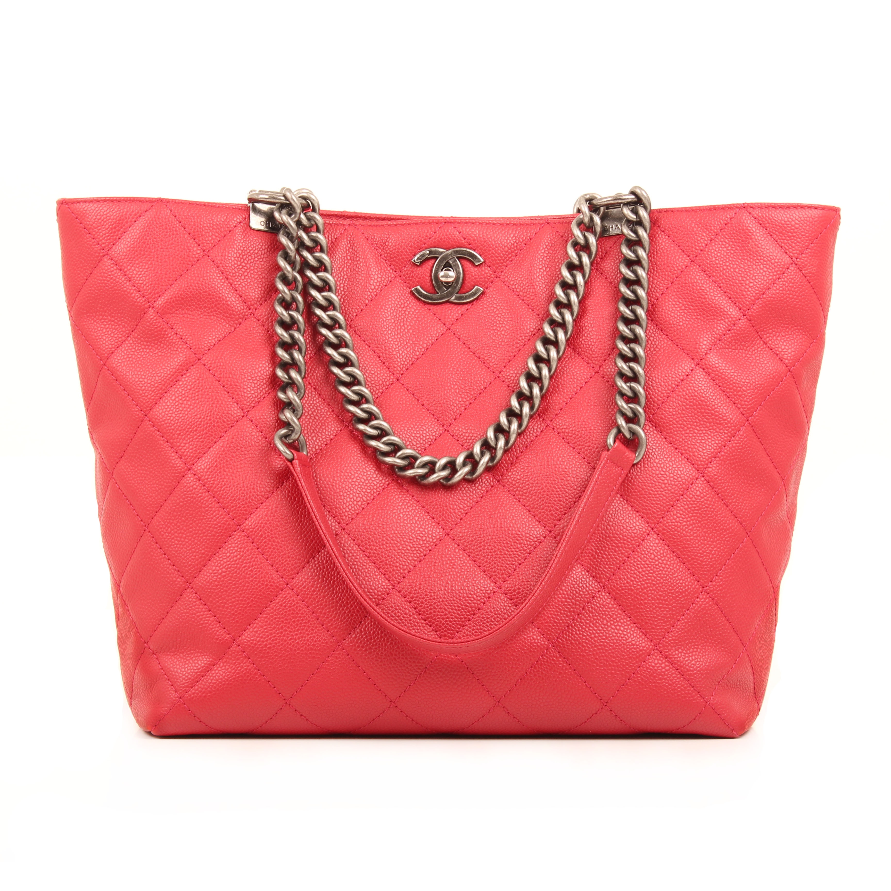 chanel bag tote in chains caviar leather strawberry front