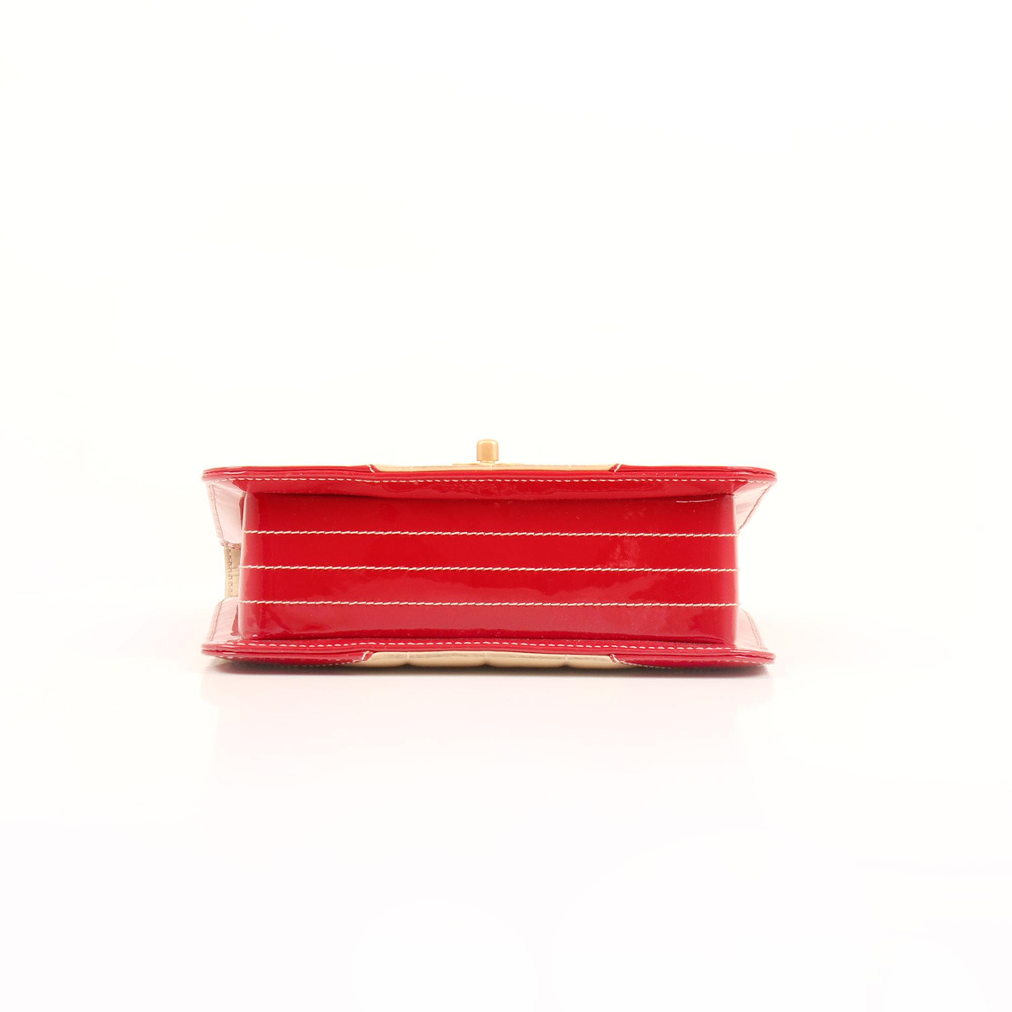 Imagen de la base del bolso chanel bicolor choco bar solapa unica
